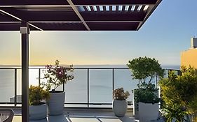 Studio Premium com Rooftop e Piscina com vista Mar para a Baia de Todos os Santos